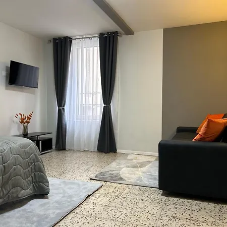 Timco With Balcony And Air-conditioner Apartment Torno
