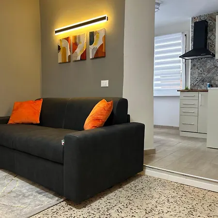 Timco With Balcony And Air-conditioner Apartment *